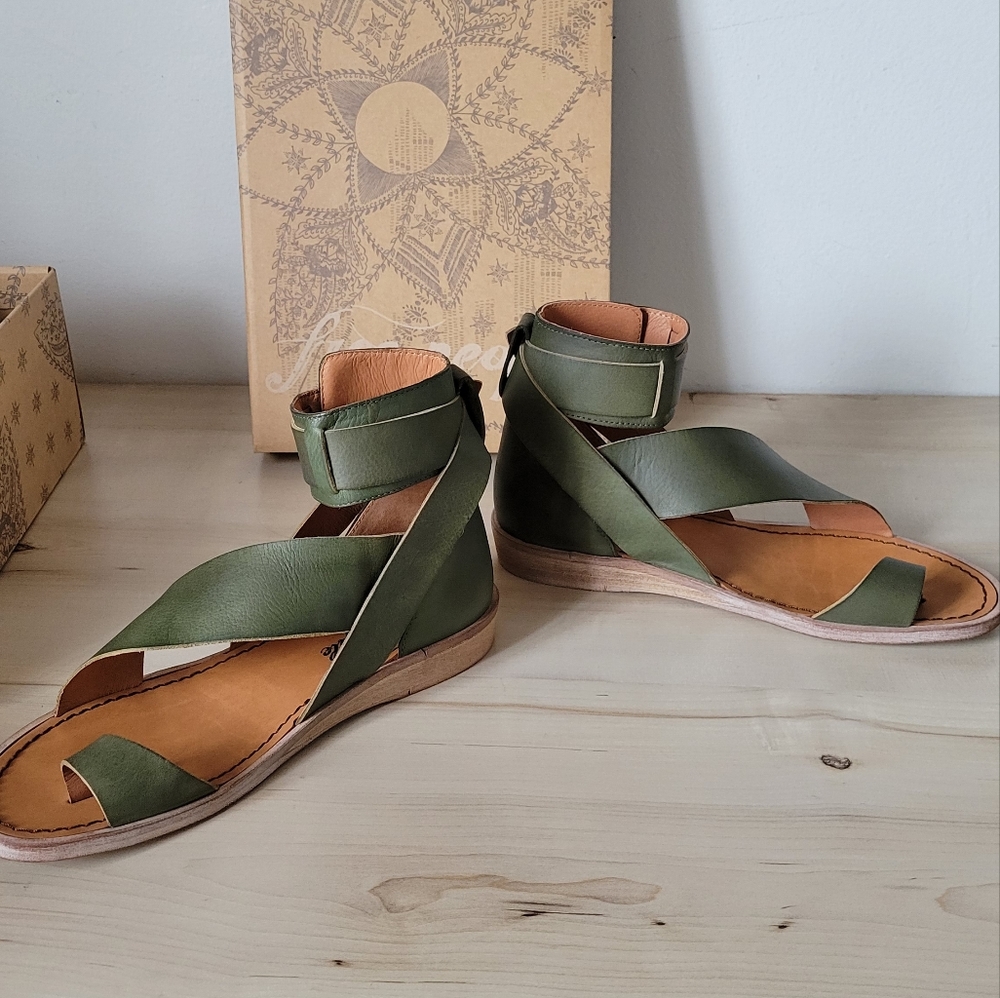 NWT Free People Vale Boot Leather Sandal Shoes - Brand new - "Khaki" color - Picture 7 of 12